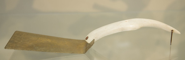 438 hand crafted utensil antler and hammer brass 95